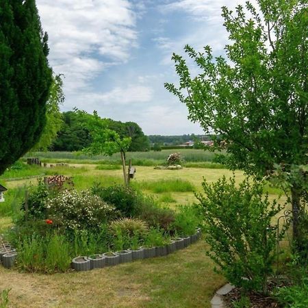 Ruhige Fewo Im Gruenen Mit Balkon, Terrasse Und Grossem Garten Appartement Sehlen Buitenkant foto