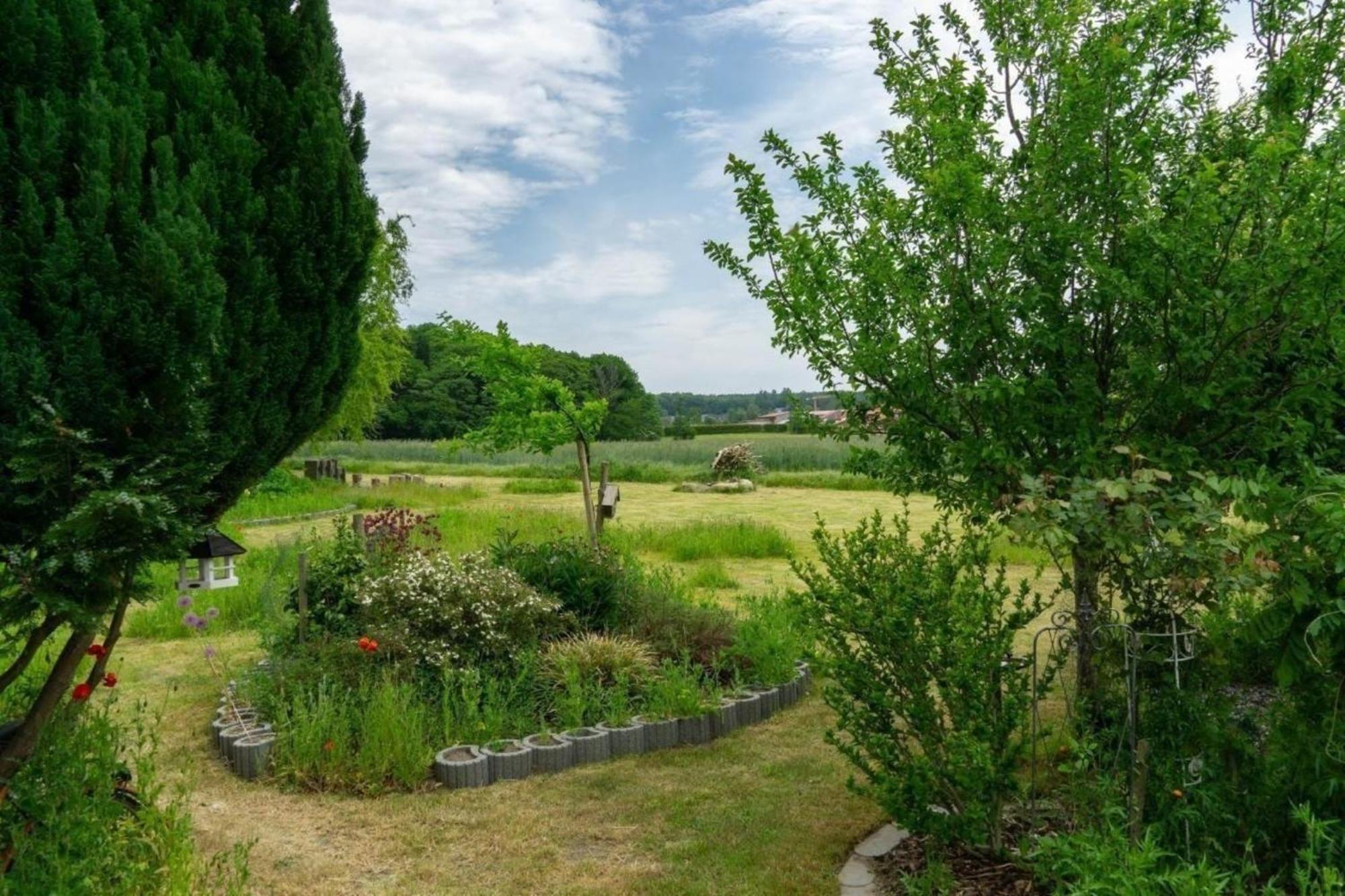 Ruhige Fewo Im Gruenen Mit Balkon, Terrasse Und Grossem Garten Appartement Sehlen Buitenkant foto